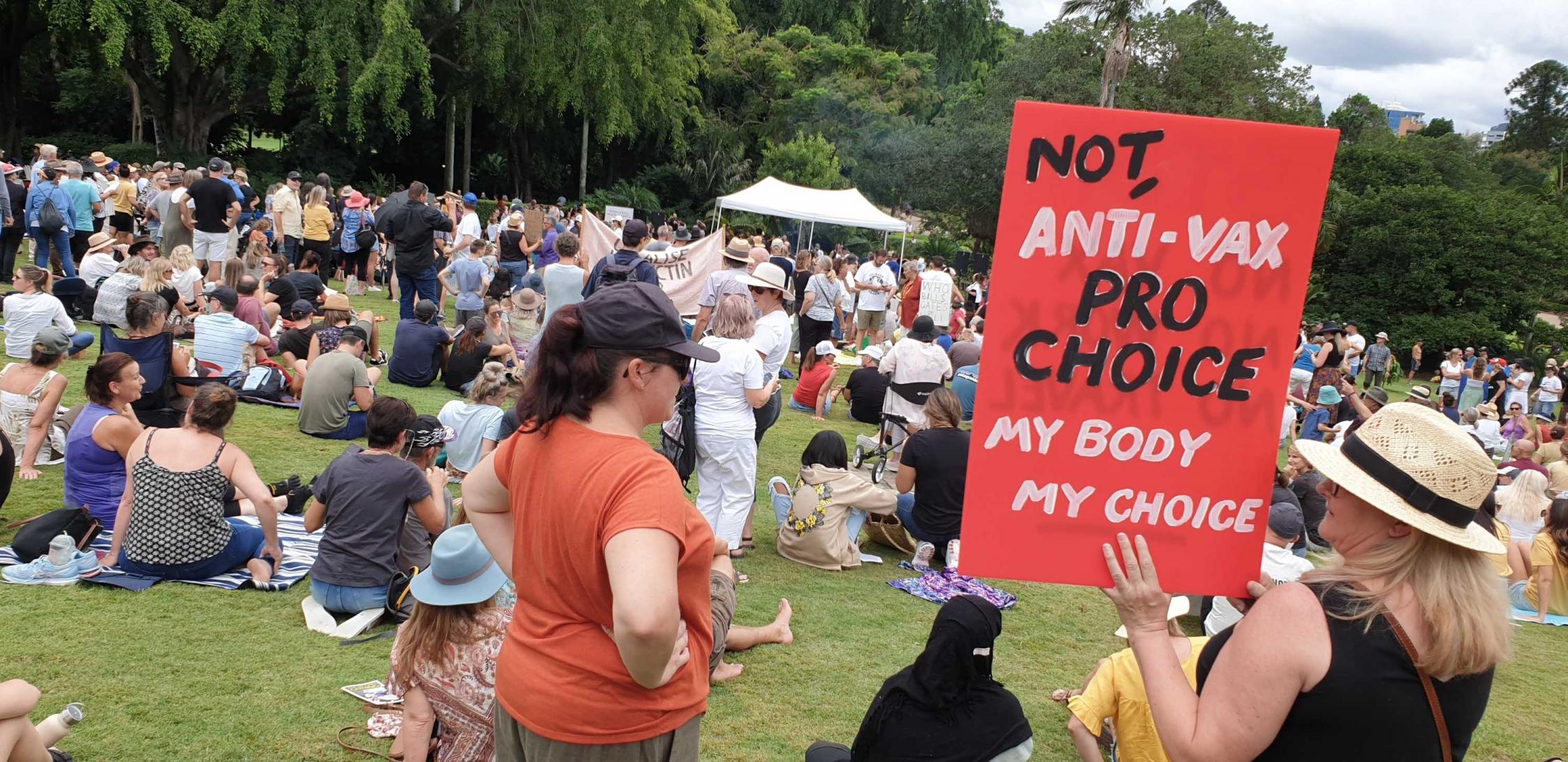 Όχι, δεν έγινε αναγκαστικός εμβολιασμός στην Αυστραλία